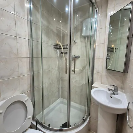 Spacious And Elegant Guest House With En-Suites Available In Canary Wharf London Exterior photo