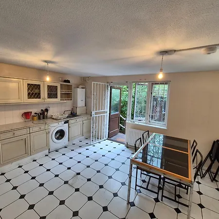 Spacious And Elegant Guest House With En-Suites Available In Canary Wharf London Exterior photo