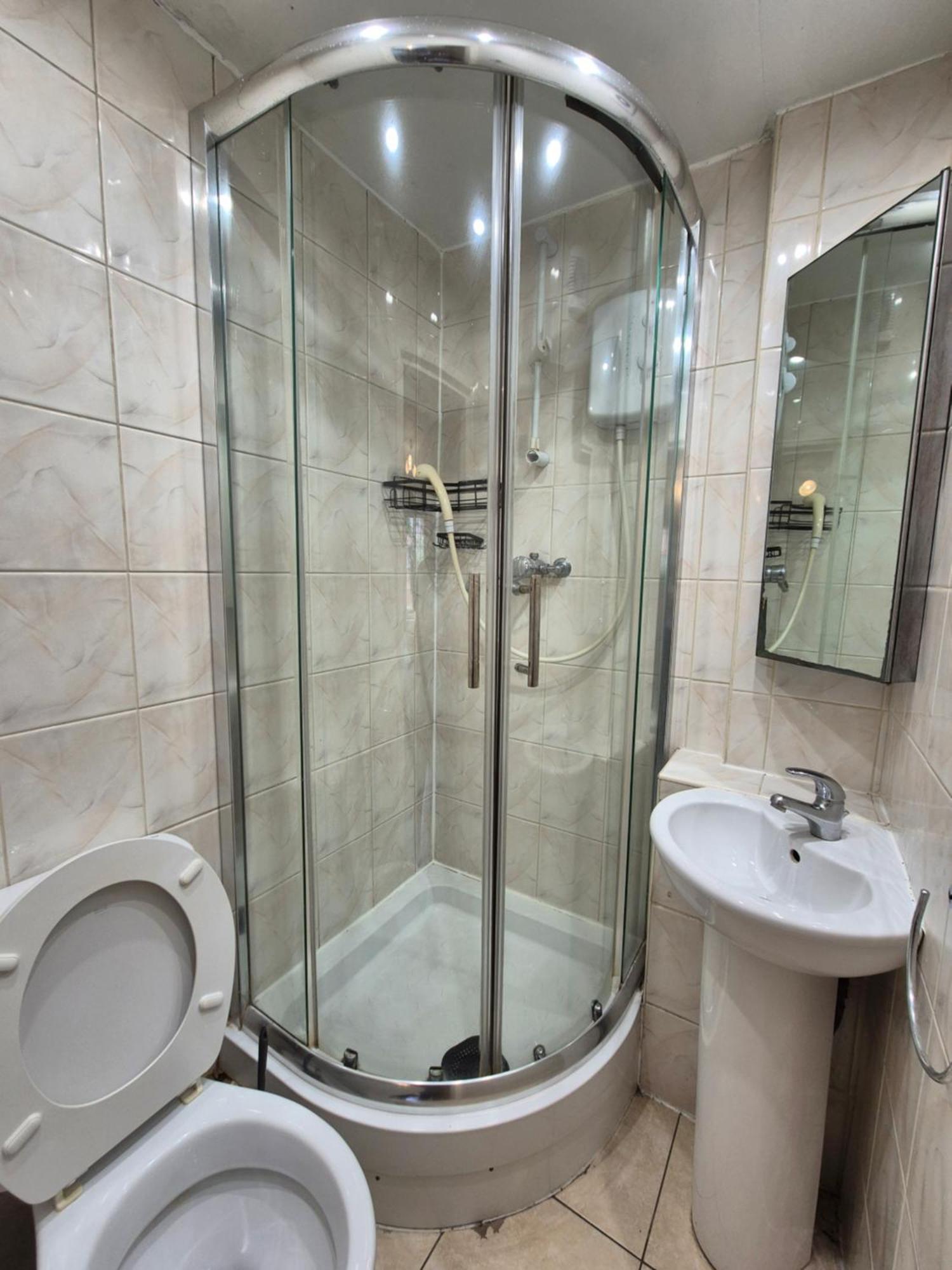 Spacious And Elegant With En-suites Available In Canary Wharf Проживание в семье