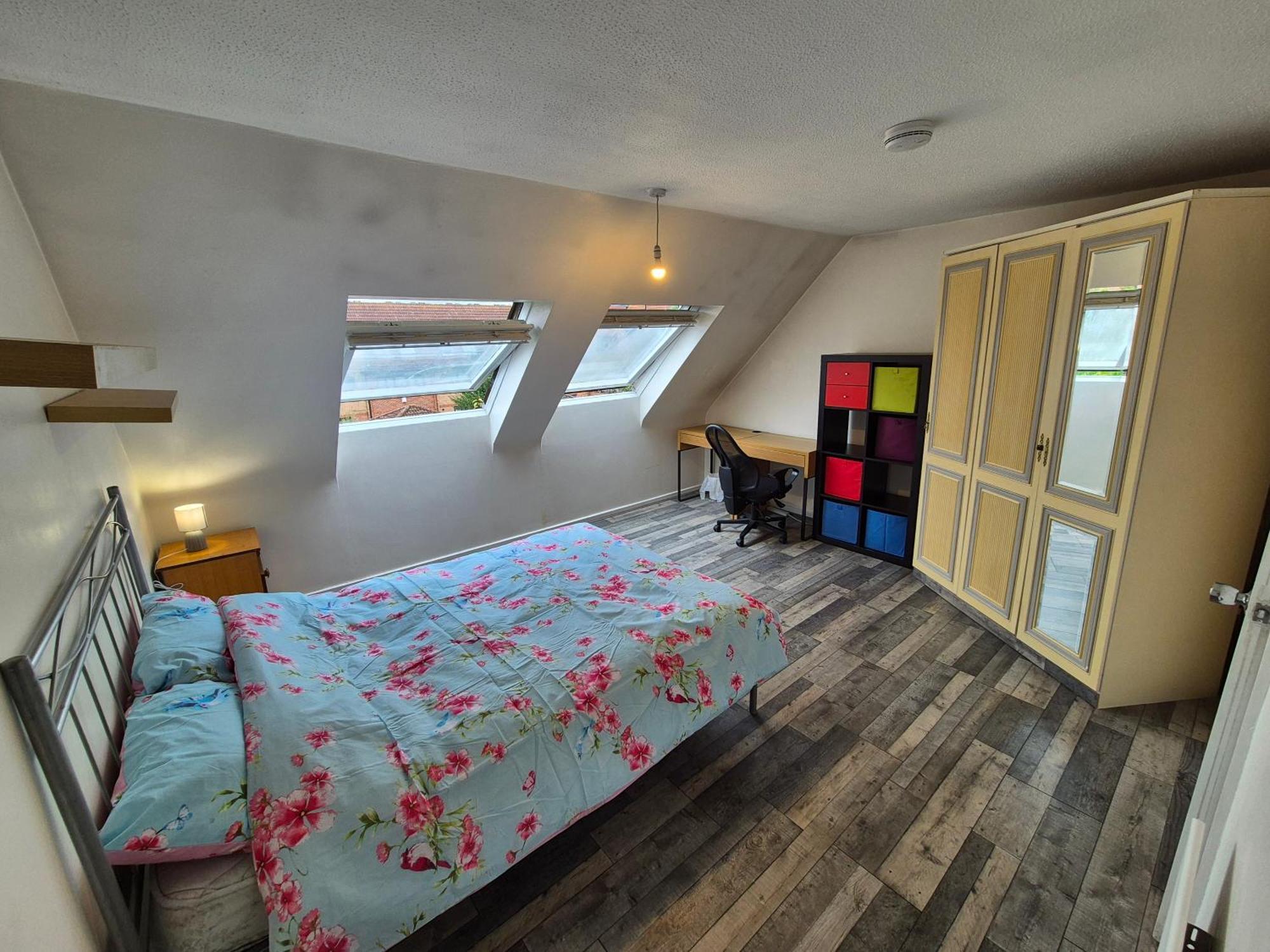 Проживание в семье Spacious And Elegant With En-suites Available In Canary Wharf